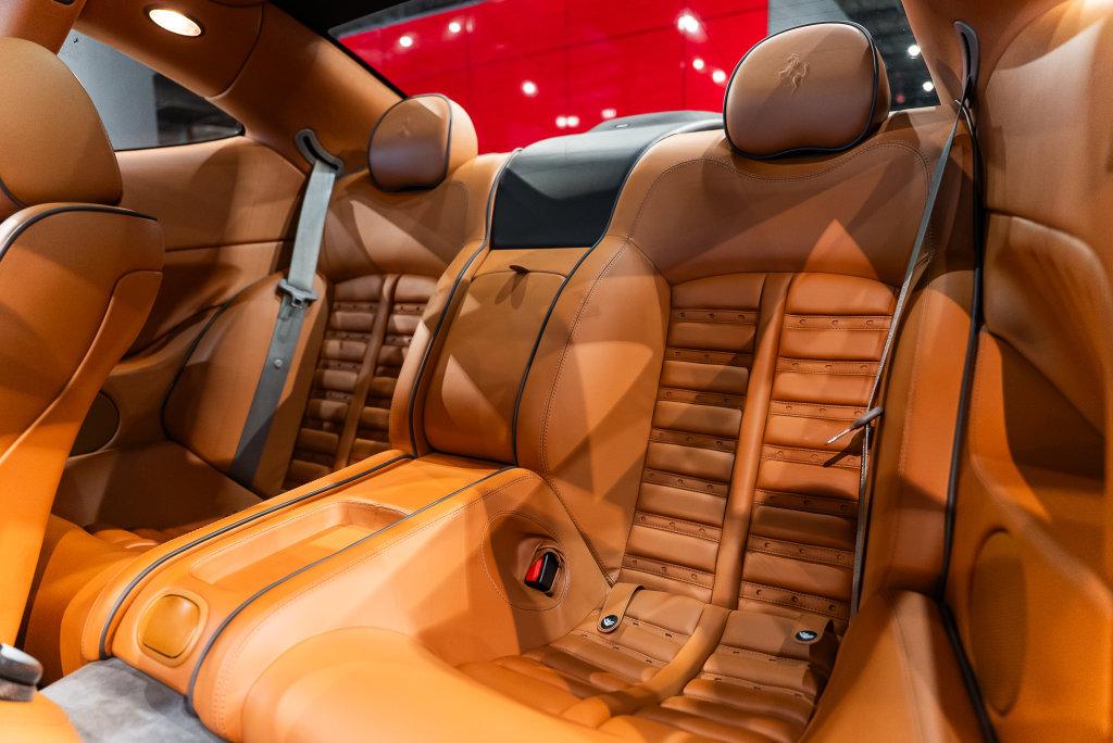 http://www.koenigseggchicago.com/galleria_images/201/201_p61_l.jpg