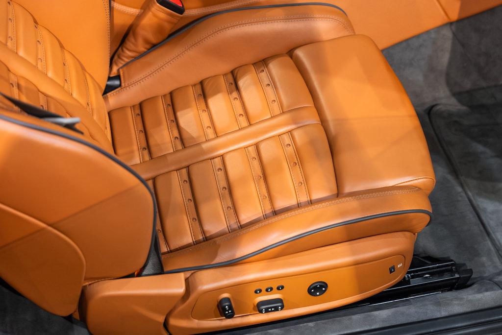 http://www.koenigseggchicago.com/galleria_images/201/201_p67_l.jpg