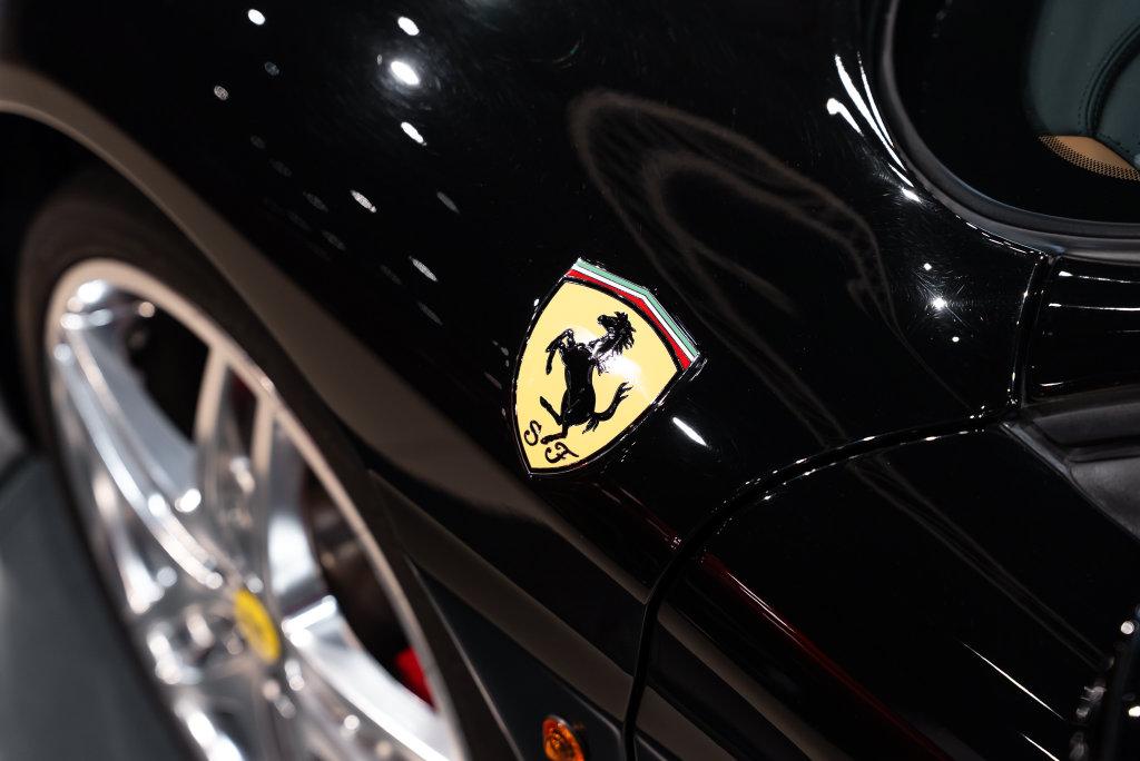 http://www.koenigseggchicago.com/galleria_images/203/203_p12_l.jpg