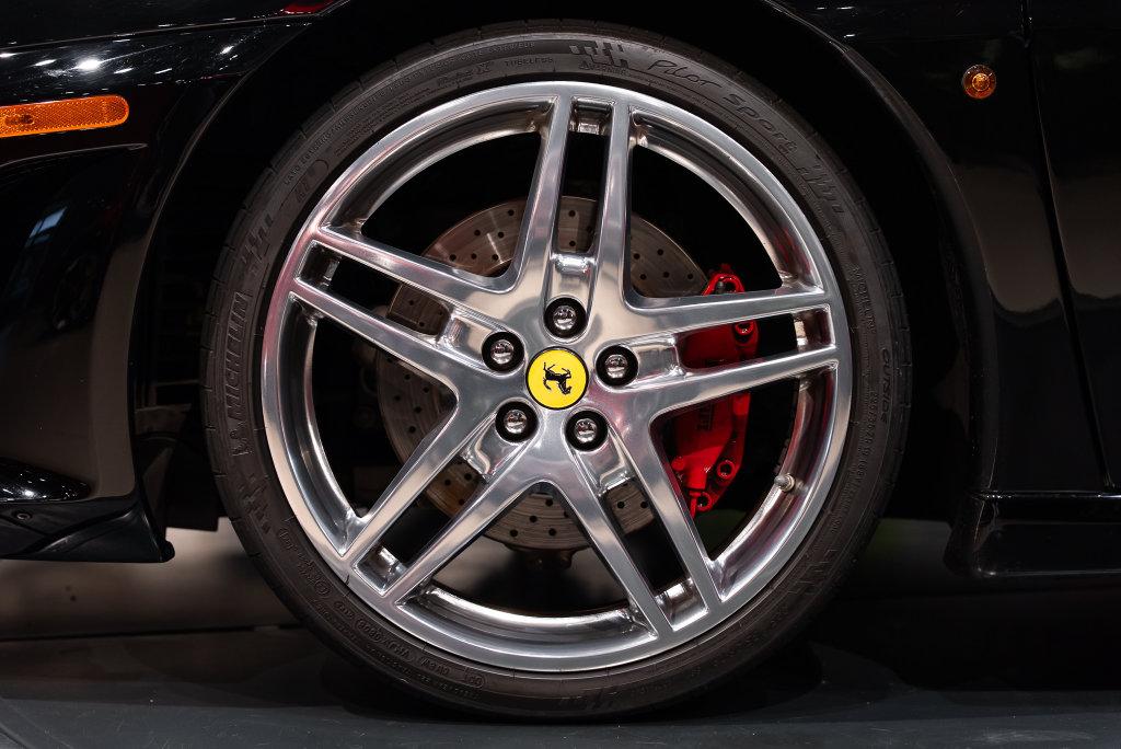 http://www.koenigseggchicago.com/galleria_images/203/203_p13_l.jpg