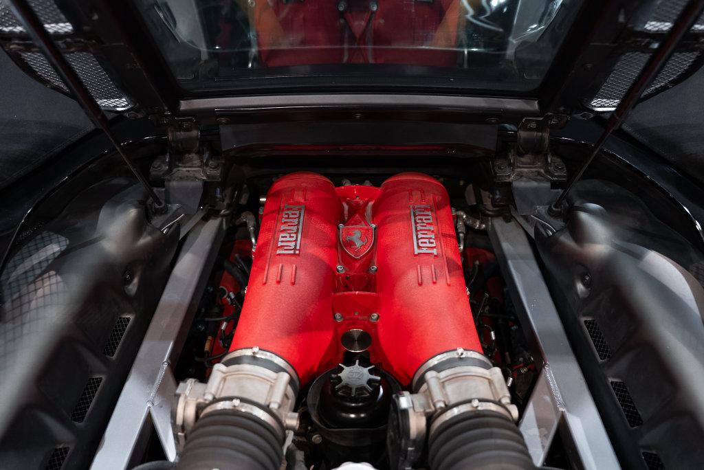 http://www.koenigseggchicago.com/galleria_images/203/203_p19_l.jpg