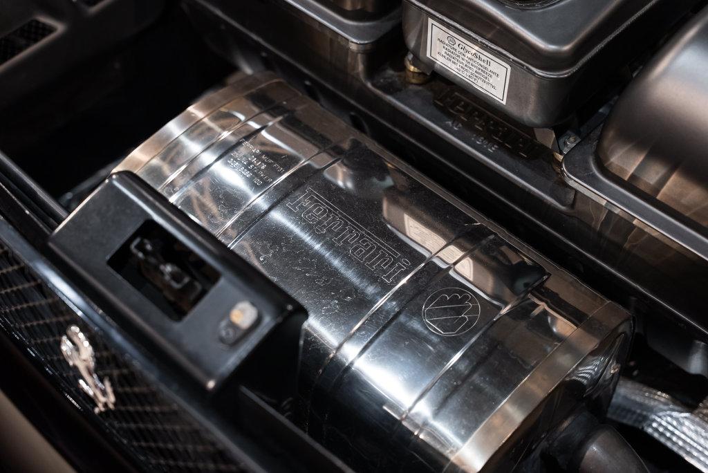 http://www.koenigseggchicago.com/galleria_images/203/203_p22_l.jpg