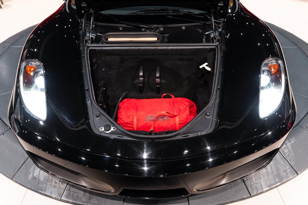 http://www.koenigseggchicago.com/galleria_images/203/203_p28_l.jpg