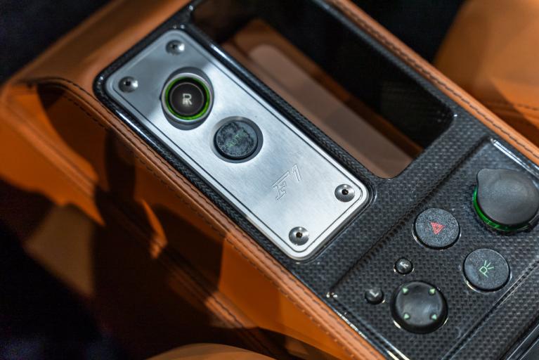 http://www.koenigseggchicago.com/galleria_images/203/203_p47_f.jpg