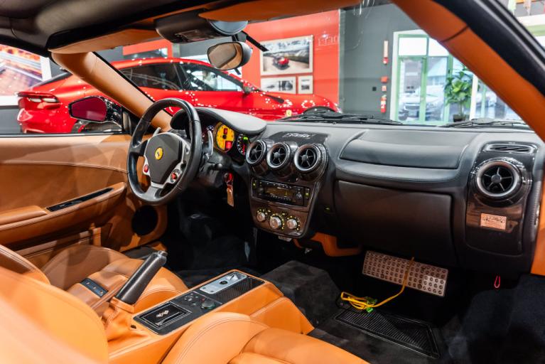 http://www.koenigseggchicago.com/galleria_images/203/203_p50_f.jpg