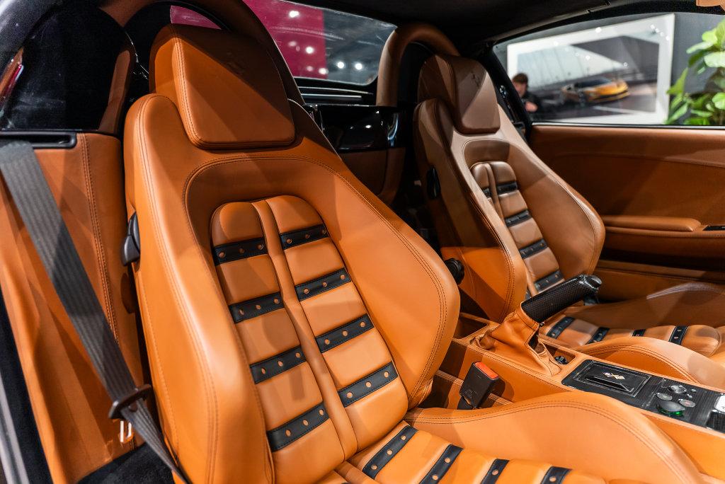 http://www.koenigseggchicago.com/galleria_images/203/203_p52_l.jpg