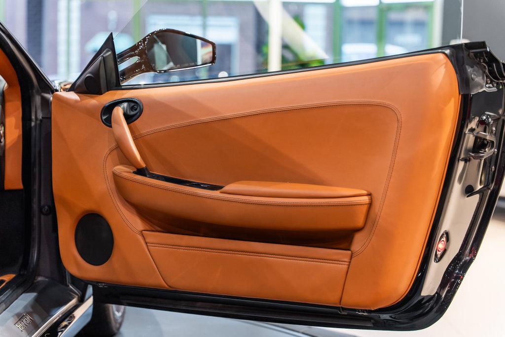 http://www.koenigseggchicago.com/galleria_images/203/203_p53_l.jpg