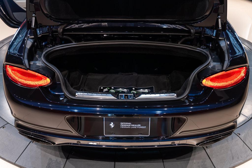 http://www.koenigseggchicago.com/galleria_images/204/204_p42_l.jpg