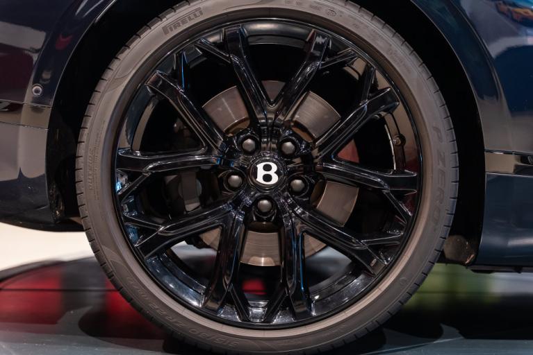 http://www.koenigseggchicago.com/galleria_images/204/204_p8_f.jpg