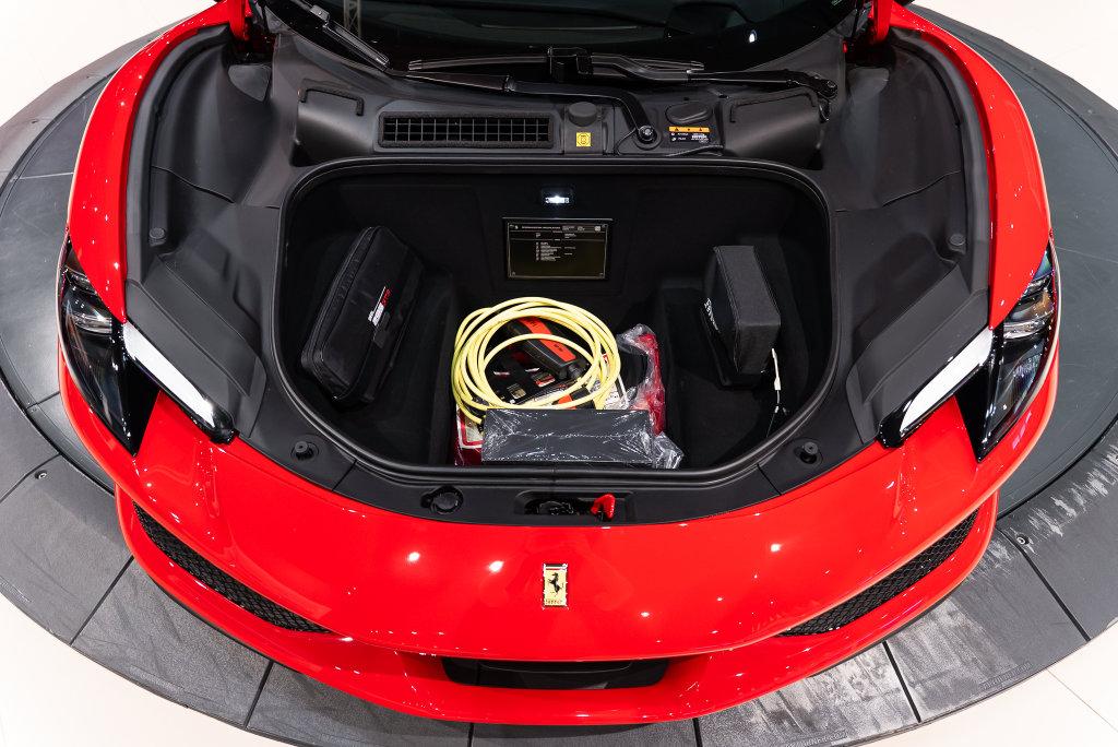 http://www.koenigseggchicago.com/galleria_images/205/205_p17_l.jpg