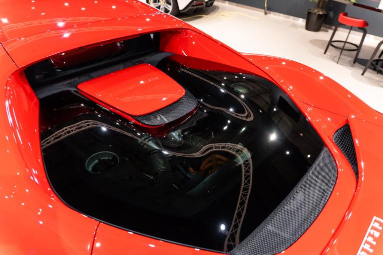 http://www.koenigseggchicago.com/galleria_images/205/205_p20_f.jpg
