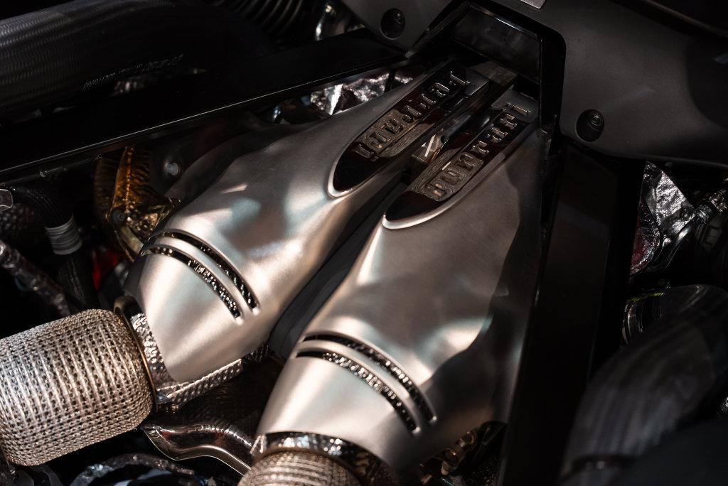 http://www.koenigseggchicago.com/galleria_images/205/205_p23_l.jpg