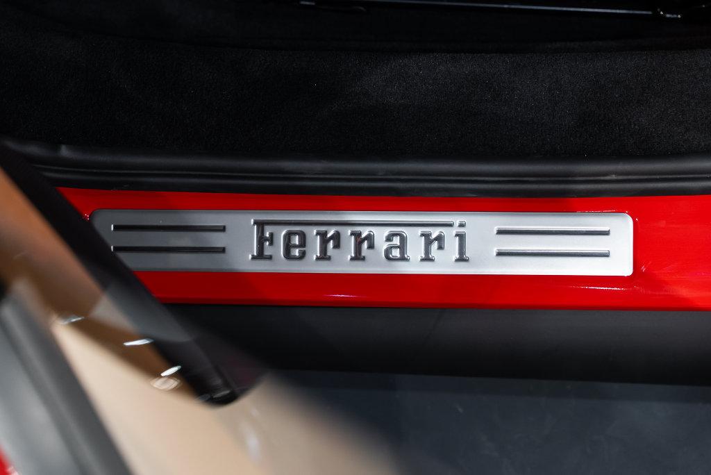 http://www.koenigseggchicago.com/galleria_images/205/205_p26_l.jpg