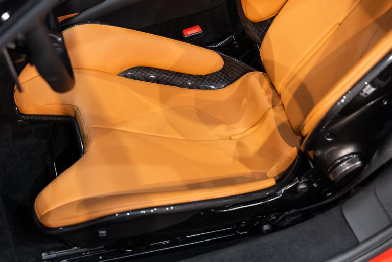 http://www.koenigseggchicago.com/galleria_images/205/205_p27_f.jpg