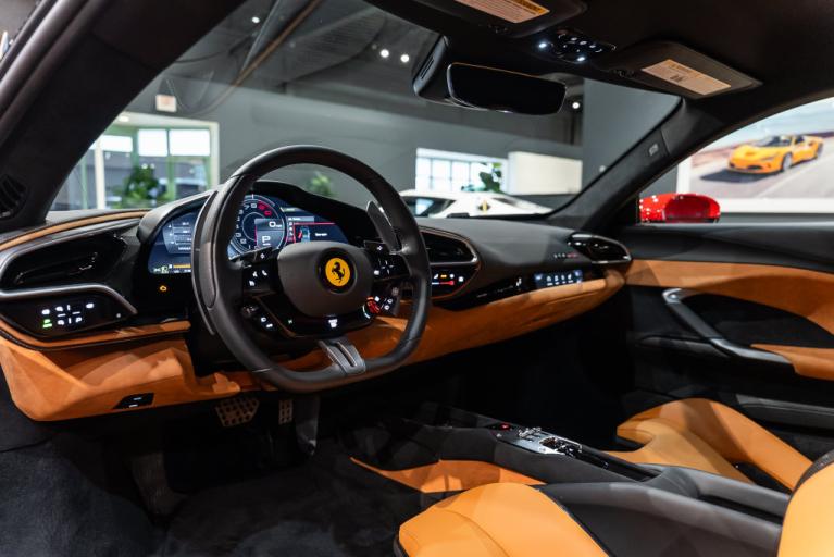http://www.koenigseggchicago.com/galleria_images/205/205_p28_f.jpg