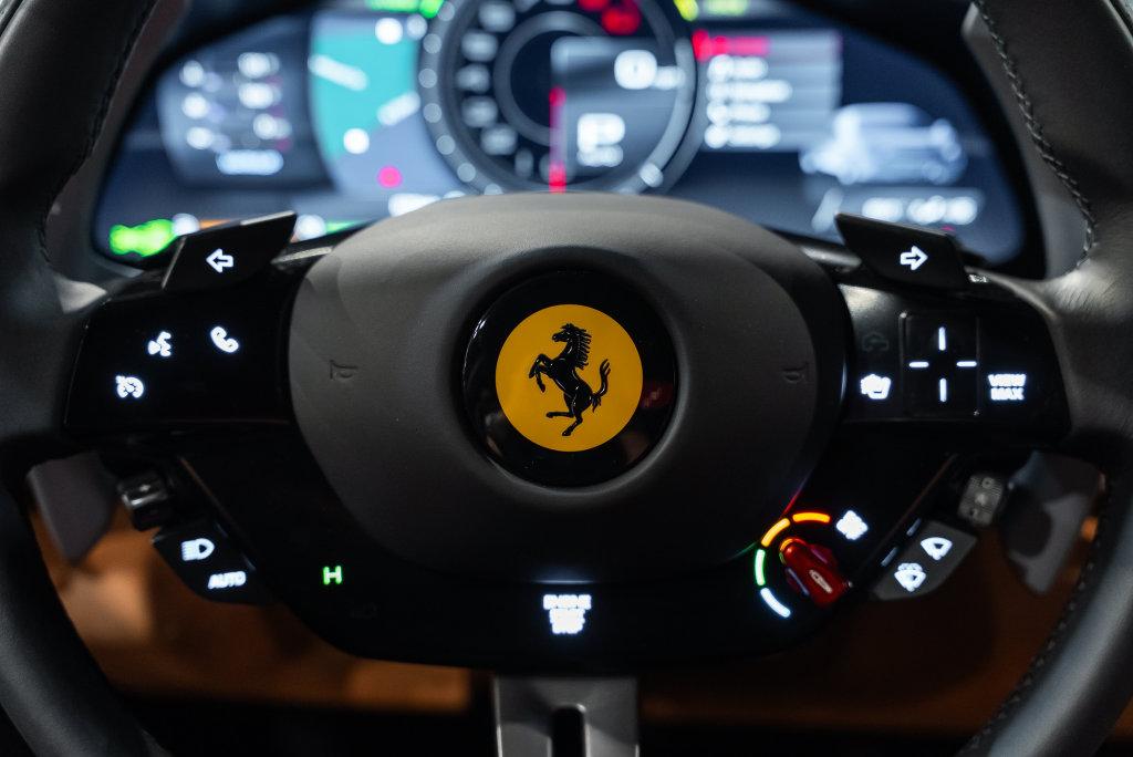 http://www.koenigseggchicago.com/galleria_images/205/205_p29_l.jpg