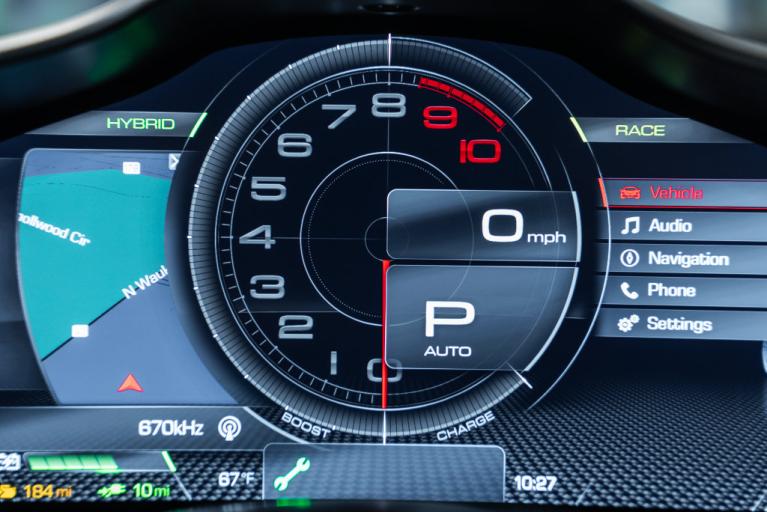 http://www.koenigseggchicago.com/galleria_images/205/205_p33_f.jpg