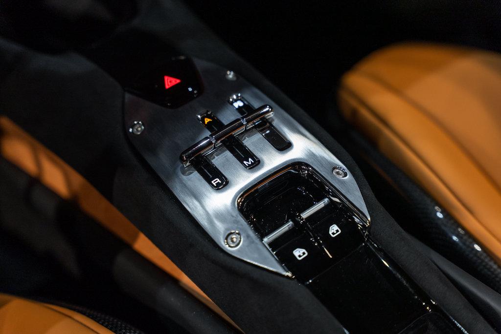http://www.koenigseggchicago.com/galleria_images/205/205_p38_l.jpg