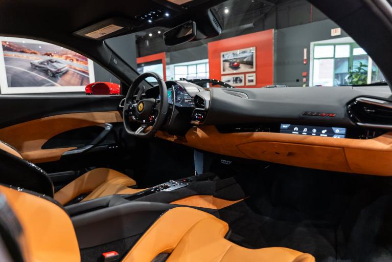 http://www.koenigseggchicago.com/galleria_images/205/205_p41_f.jpg