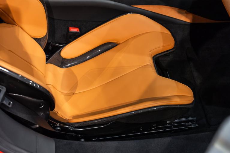 http://www.koenigseggchicago.com/galleria_images/205/205_p42_f.jpg