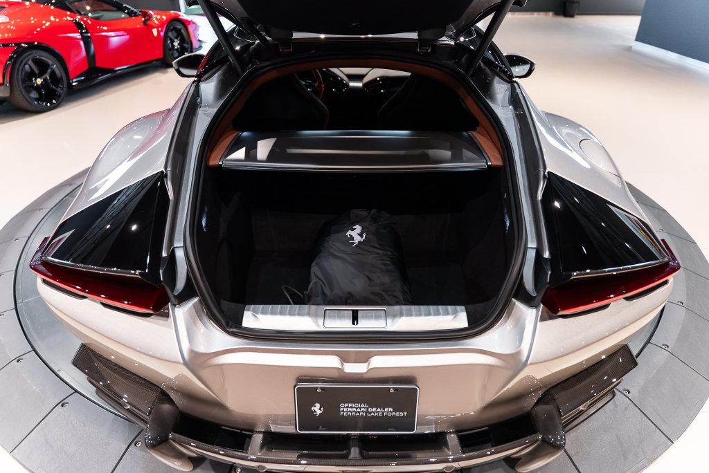 http://www.koenigseggchicago.com/galleria_images/206/206_p17_l.jpg
