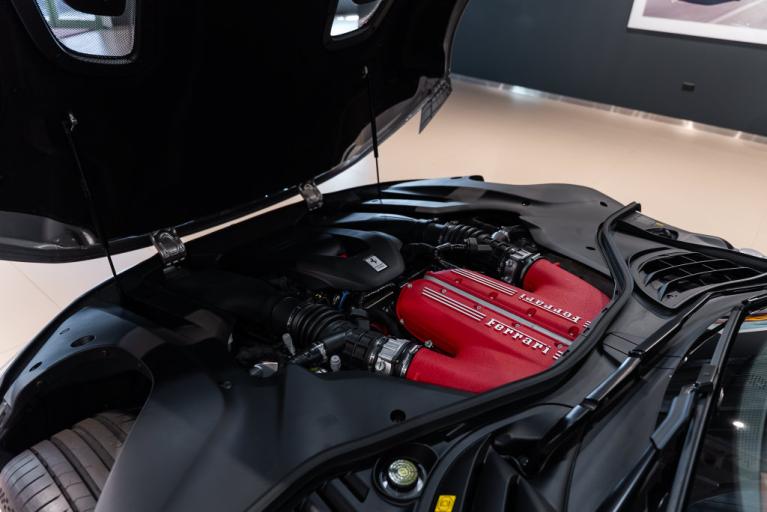 http://www.koenigseggchicago.com/galleria_images/206/206_p21_f.jpg