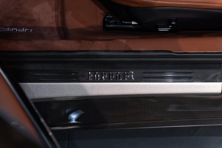 http://www.koenigseggchicago.com/galleria_images/206/206_p28_f.jpg