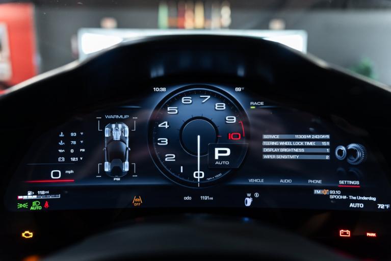 http://www.koenigseggchicago.com/galleria_images/206/206_p31_f.jpg
