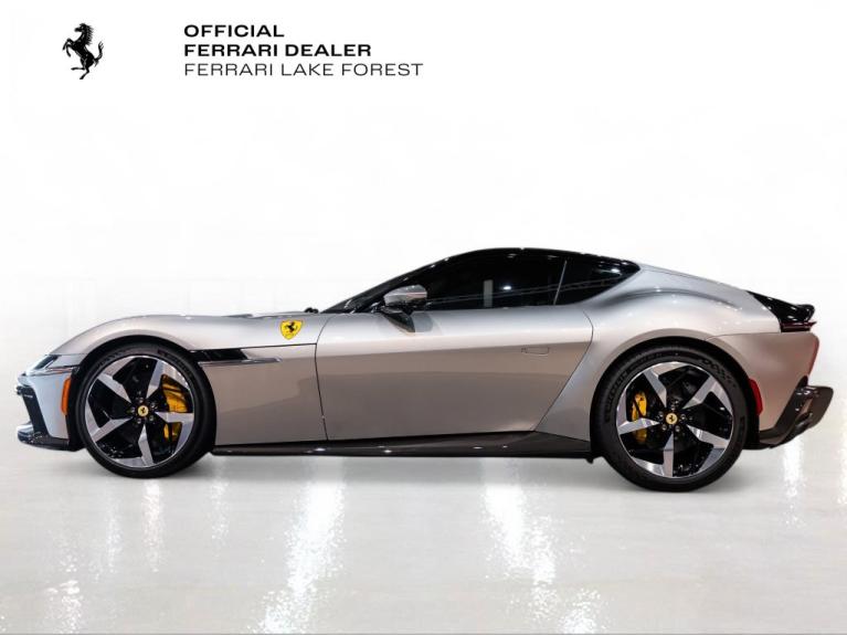 http://www.koenigseggchicago.com/galleria_images/206/206_p3_f.jpg