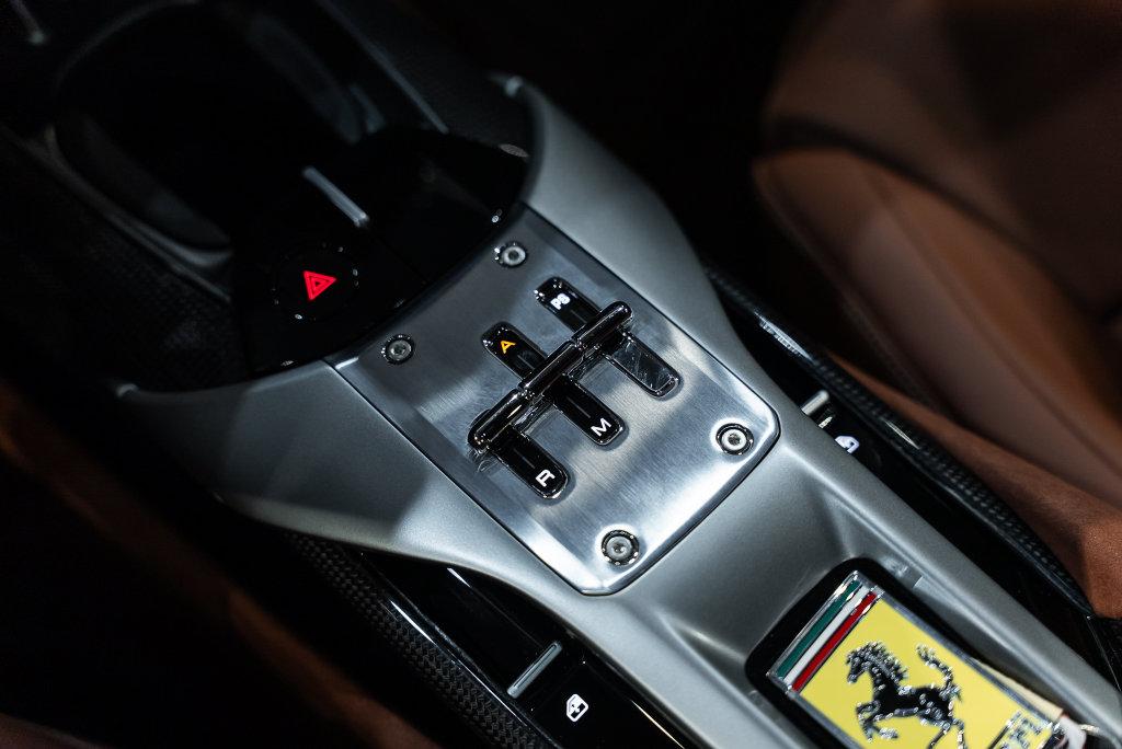 http://www.koenigseggchicago.com/galleria_images/206/206_p43_l.jpg