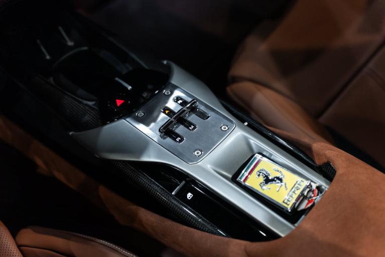 http://www.koenigseggchicago.com/galleria_images/206/206_p45_f.jpg