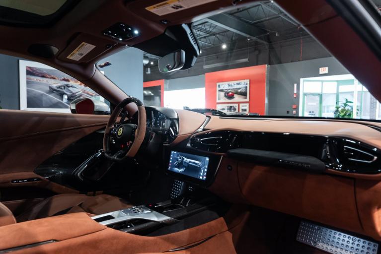 http://www.koenigseggchicago.com/galleria_images/206/206_p48_f.jpg
