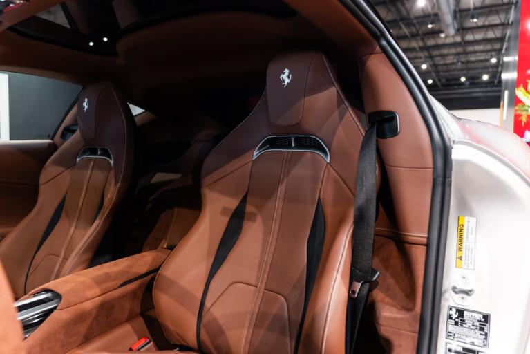 http://www.koenigseggchicago.com/galleria_images/206/206_p4_f.jpg