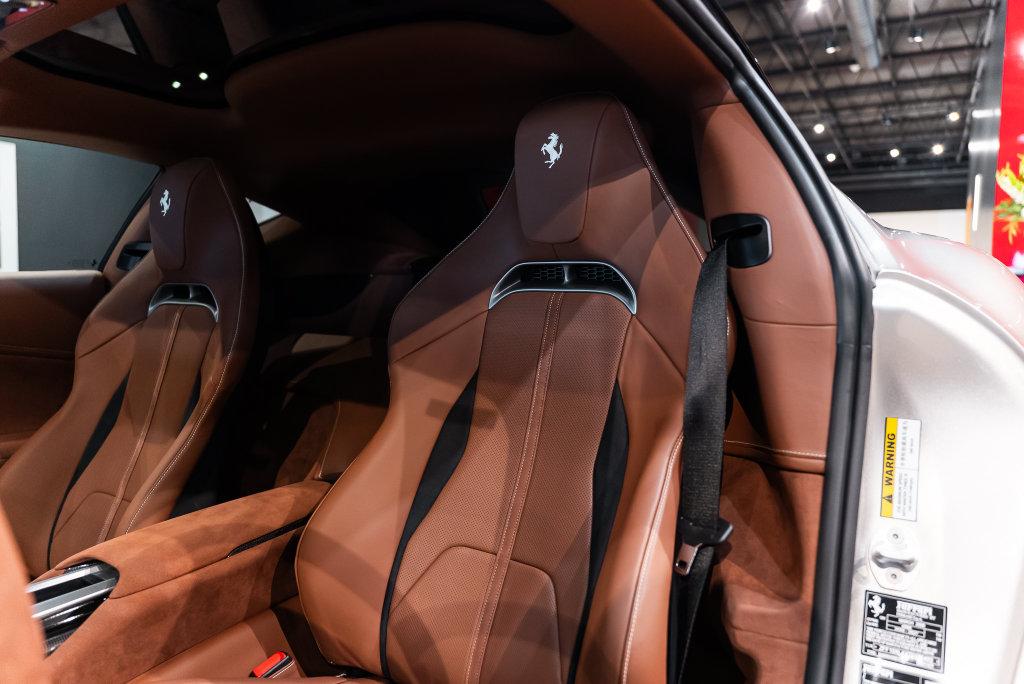 http://www.koenigseggchicago.com/galleria_images/206/206_p4_l.jpg