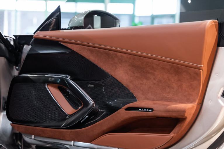 http://www.koenigseggchicago.com/galleria_images/206/206_p51_f.jpg