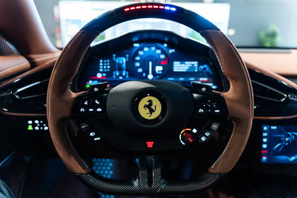 http://www.koenigseggchicago.com/galleria_images/206/206_p5_l.jpg