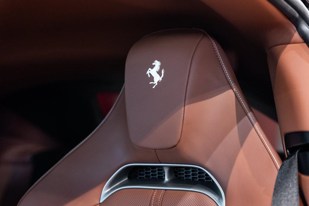 http://www.koenigseggchicago.com/galleria_images/206/206_p6_l.jpg