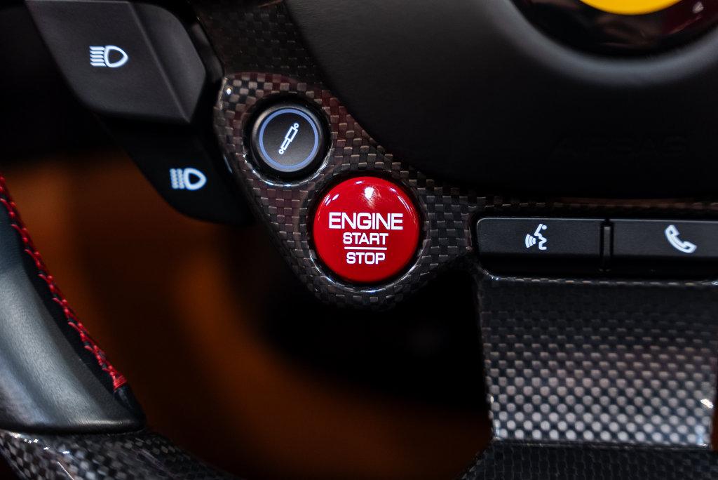 http://www.koenigseggchicago.com/galleria_images/207/207_p31_l.jpg