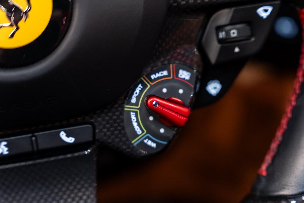 http://www.koenigseggchicago.com/galleria_images/207/207_p32_l.jpg