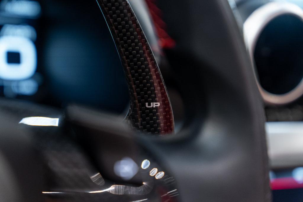 http://www.koenigseggchicago.com/galleria_images/207/207_p33_l.jpg