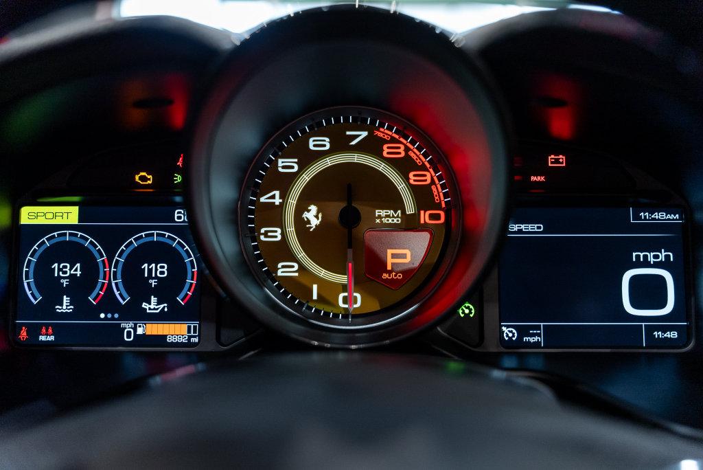 http://www.koenigseggchicago.com/galleria_images/207/207_p35_l.jpg
