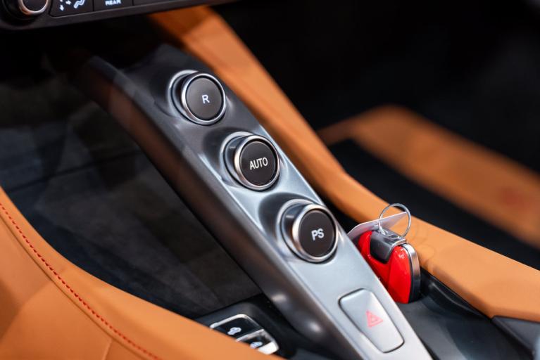 http://www.koenigseggchicago.com/galleria_images/207/207_p49_f.jpg