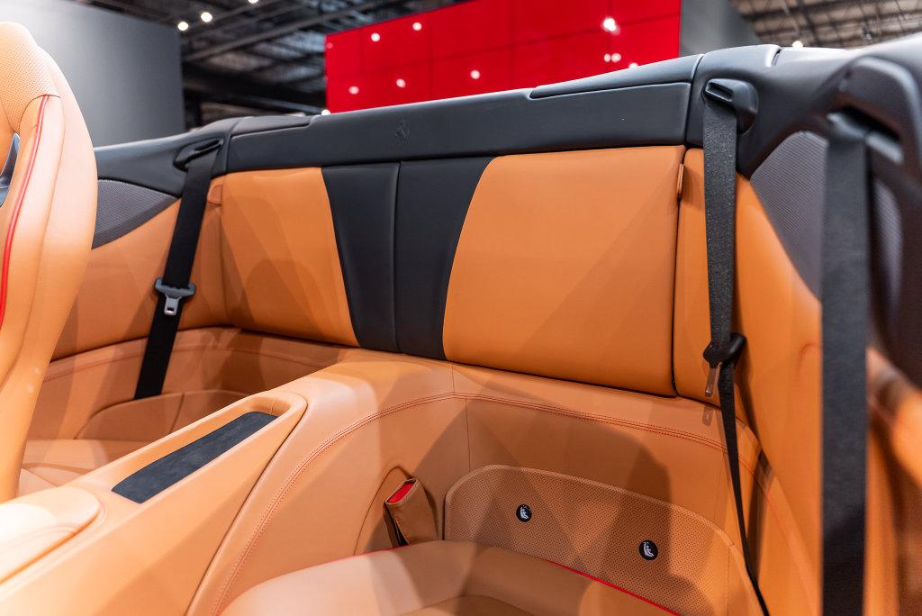 http://www.koenigseggchicago.com/galleria_images/207/207_p53_l.jpg