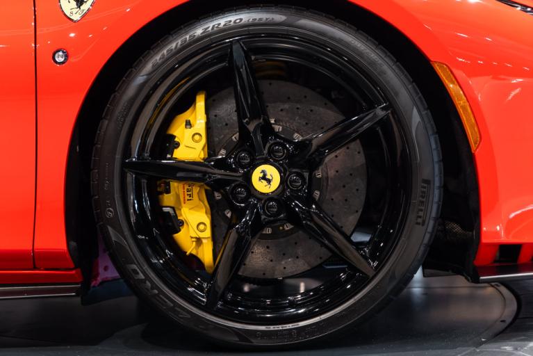http://www.koenigseggchicago.com/galleria_images/208/208_p16_f.jpg