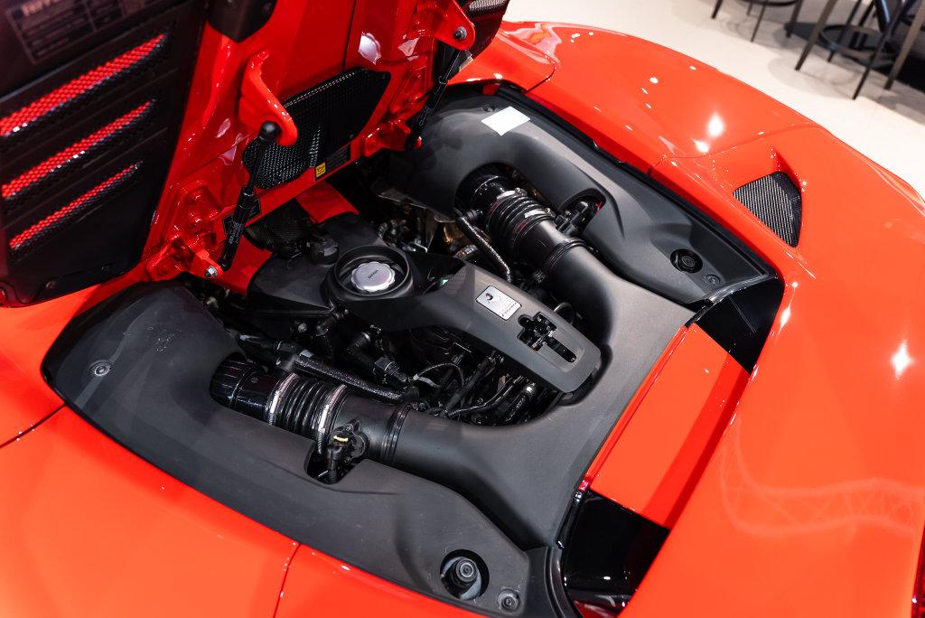 http://www.koenigseggchicago.com/galleria_images/208/208_p18_l.jpg