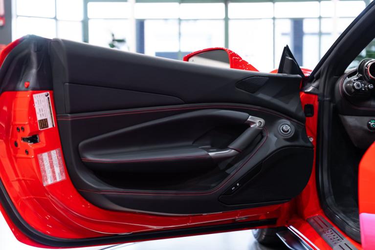 http://www.koenigseggchicago.com/galleria_images/208/208_p25_f.jpg
