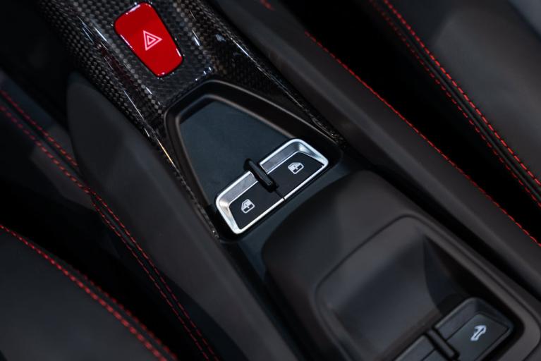 http://www.koenigseggchicago.com/galleria_images/208/208_p38_f.jpg