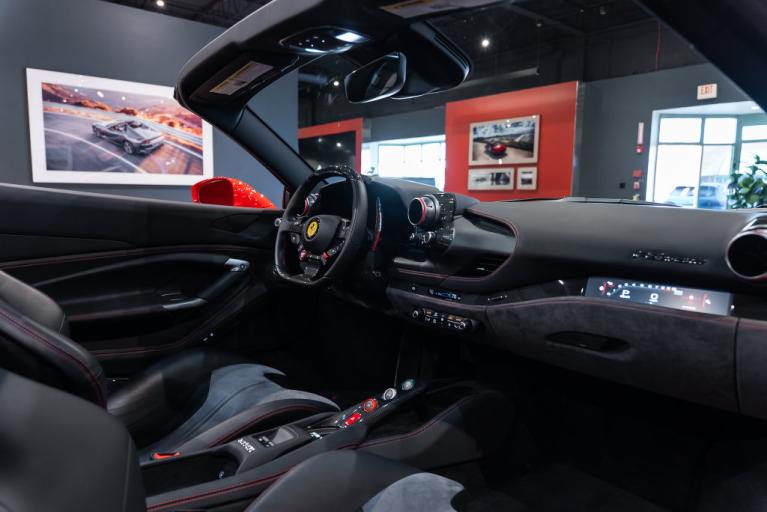 http://www.koenigseggchicago.com/galleria_images/208/208_p44_f.jpg