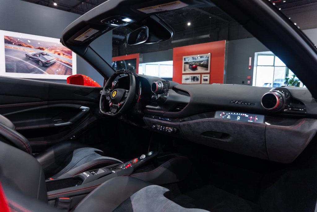 http://www.koenigseggchicago.com/galleria_images/208/208_p47_l.jpg