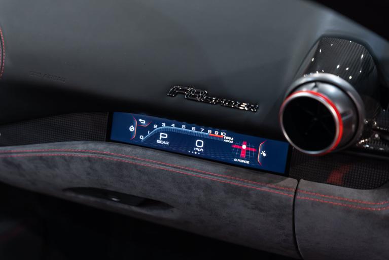 http://www.koenigseggchicago.com/galleria_images/208/208_p48_f.jpg